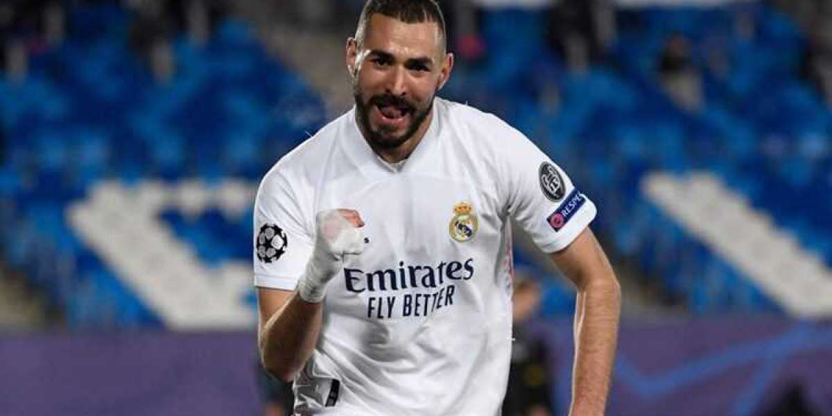 Romano Confirms Benzema OK Extends Real Madrid Contract