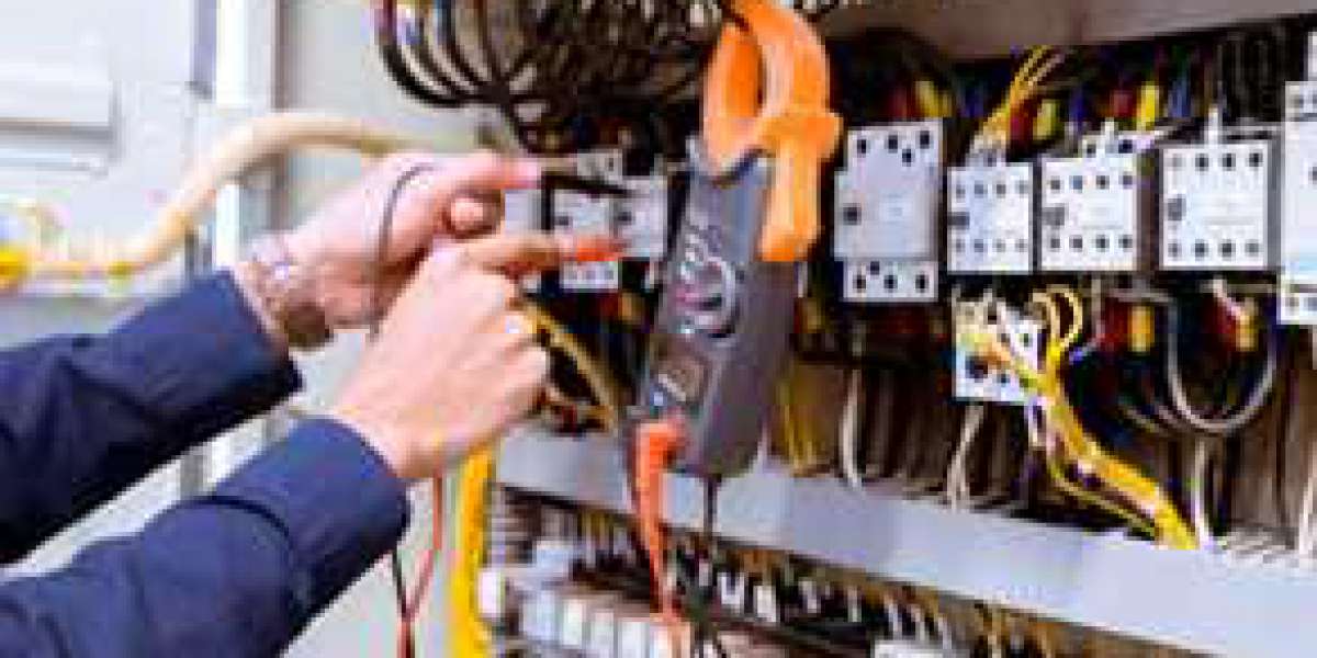 BECOMING AN ELECTRICIAN in Chicago