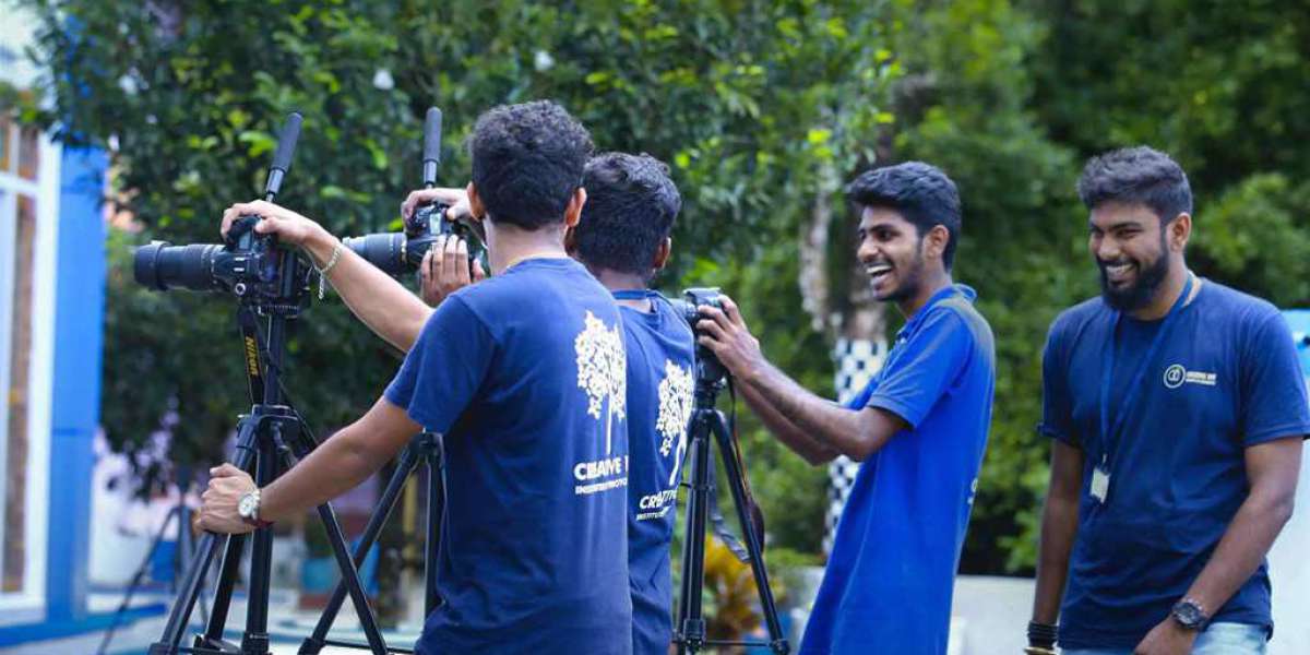 Do The One Year Diploma In Photography In India | Creative Hut
