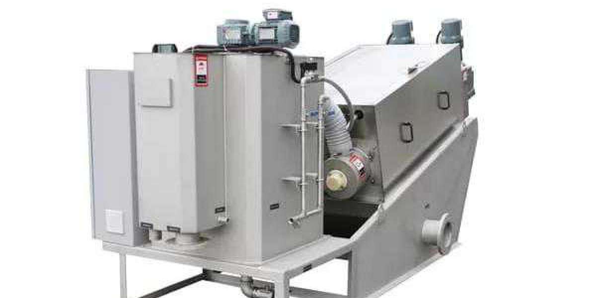 Automatic sludge dewatering machine