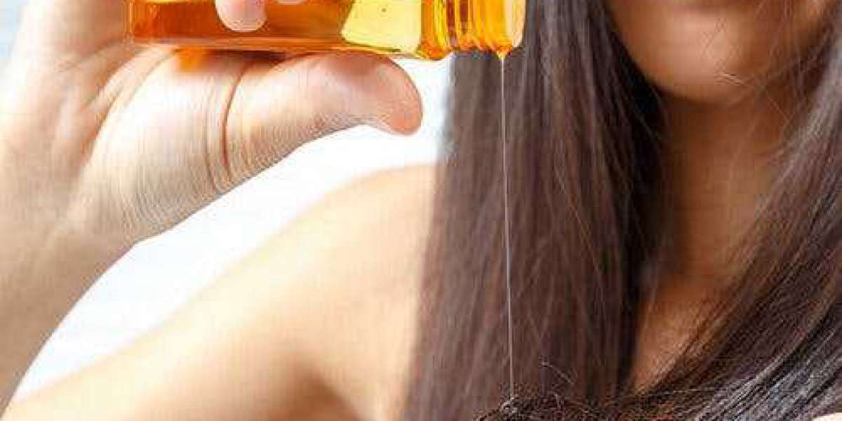 Why You Should Consider Using Hair Oil in Pakistan
