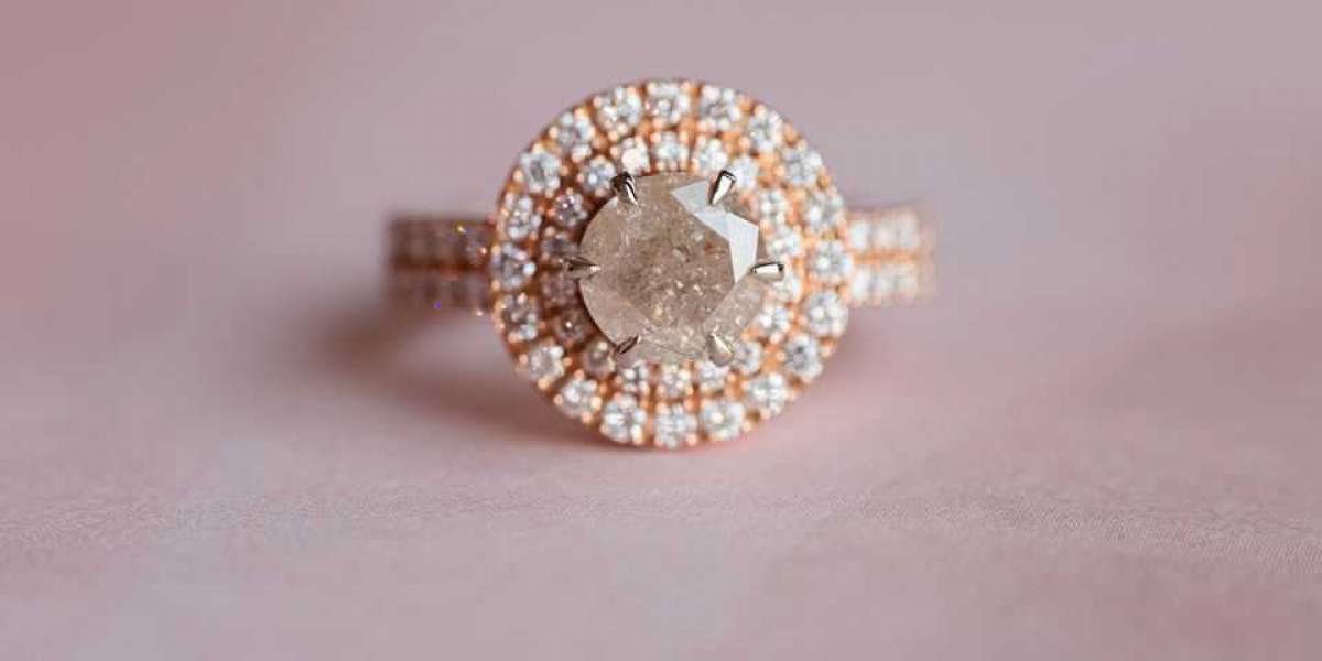 Diamond Engagement Rings for Women: The Ultimate Symbol of Love