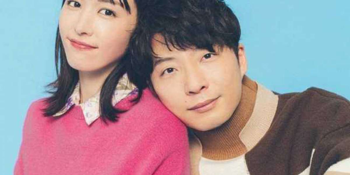 Actress Yui Aragaki and singer-songwriter Gen Hoshino to marry