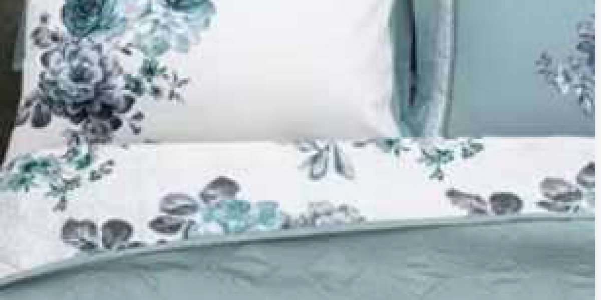 Bedsheet Set With Comforter