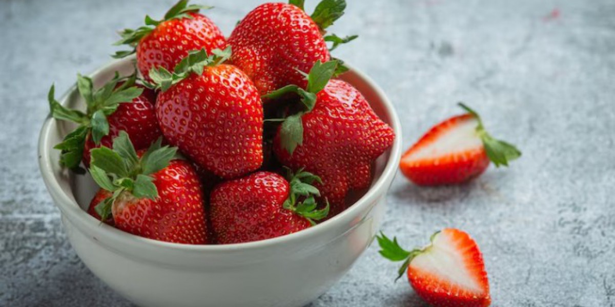 7 Health Benefits of Strawberries for Men