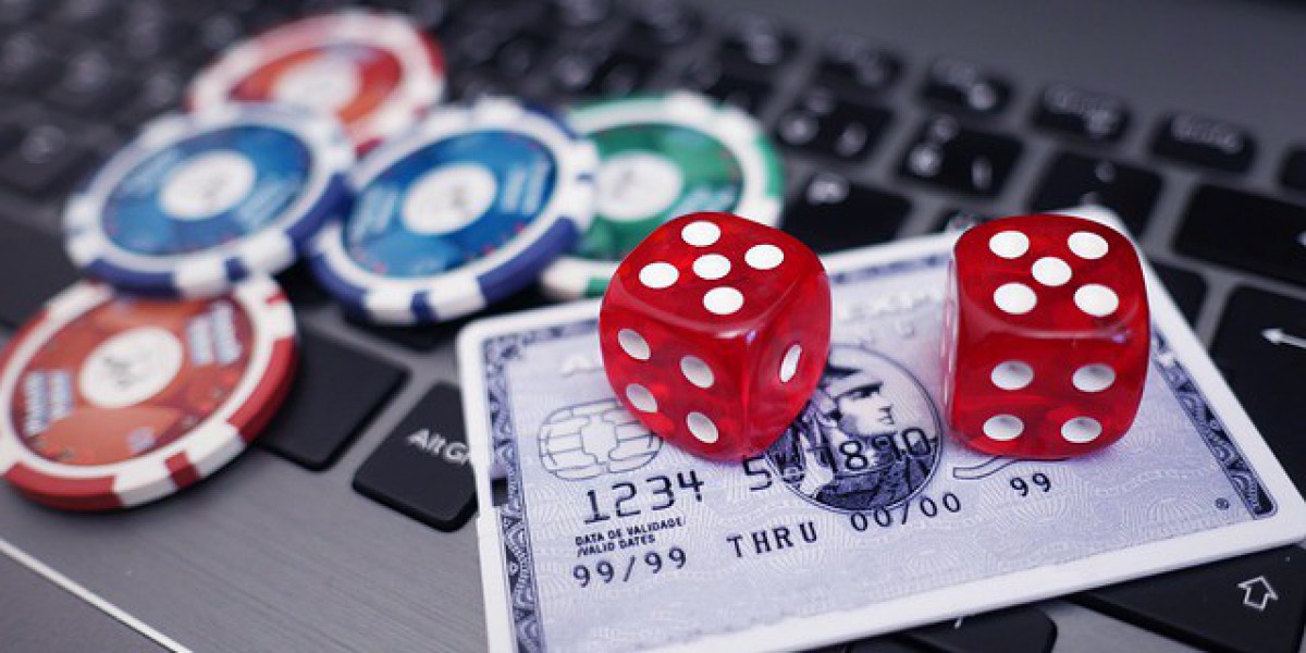 The Role of Online Casino Live Streamers in the Gambling Community
