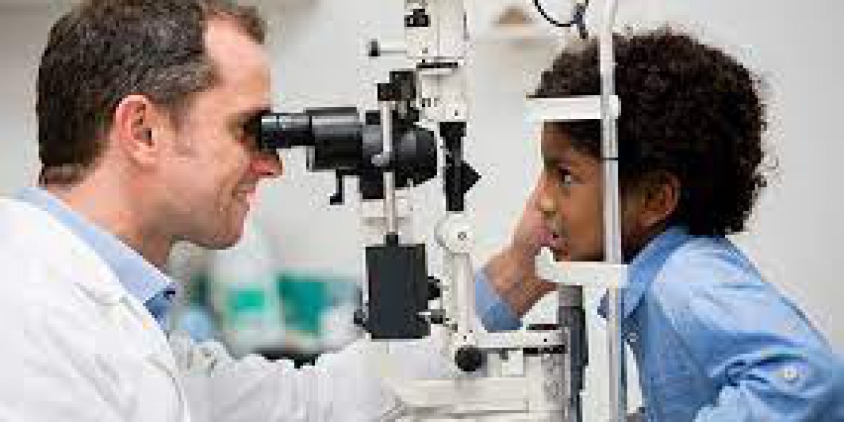 Best Eye Doctor in Delhi