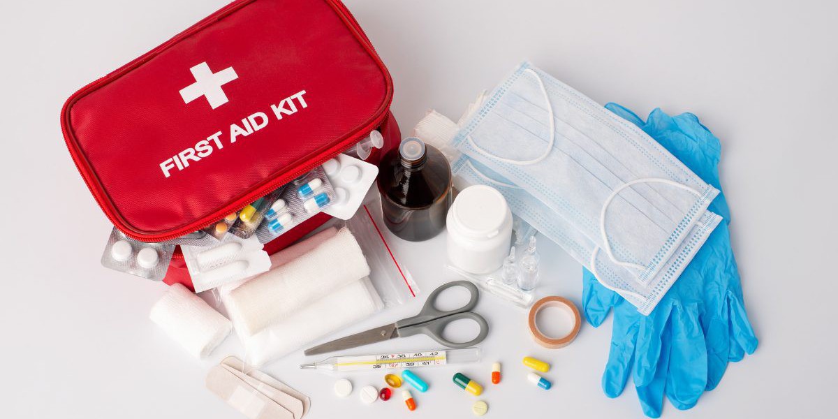 Building a Basic First Aid Kit: Step-by-Step Guide