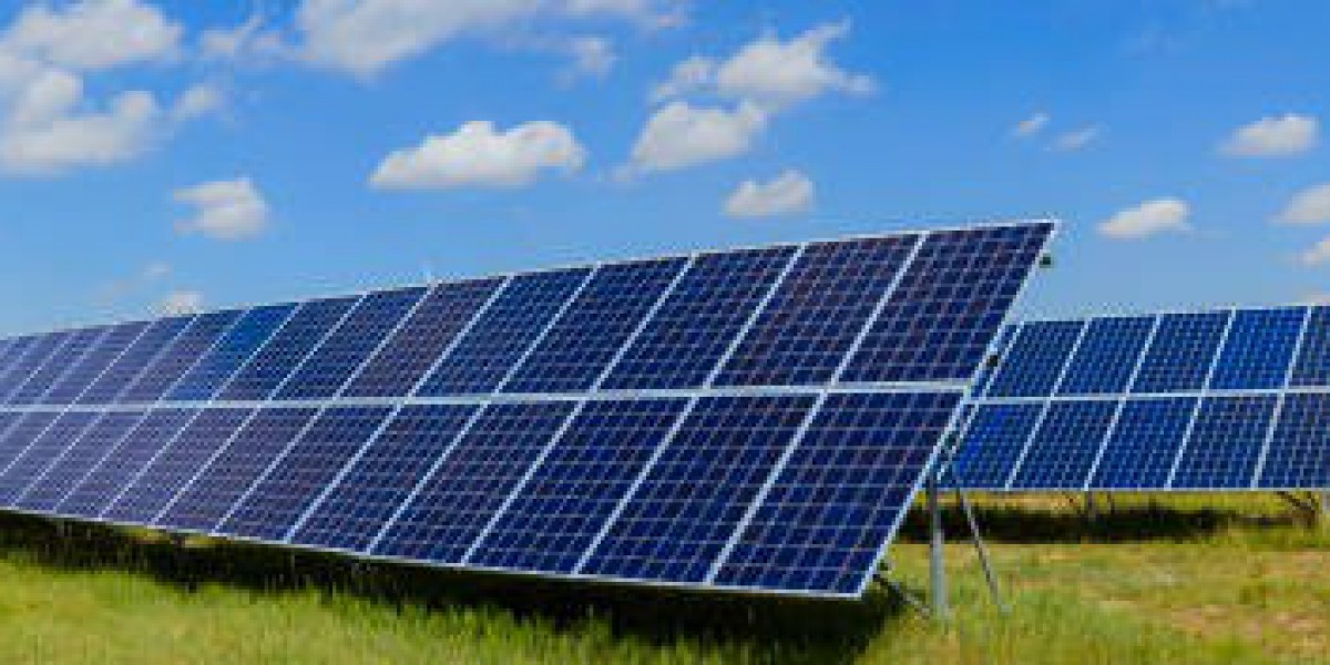 The Role of a Solar Installer in Revolutionizing Renewable Energy