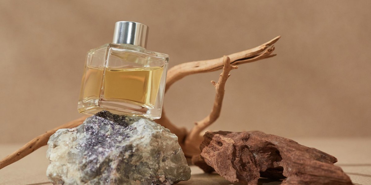 The Language of Perfume: Decoding Fragrance Descriptions