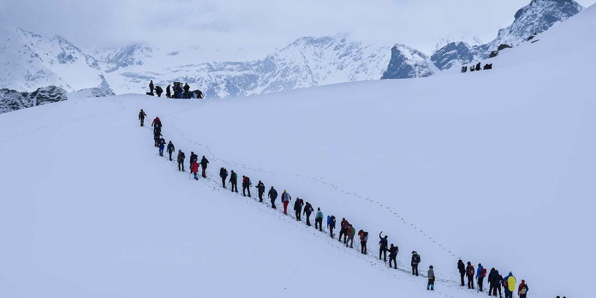 Hiking through the Sar Pass: A Himalayan Escape