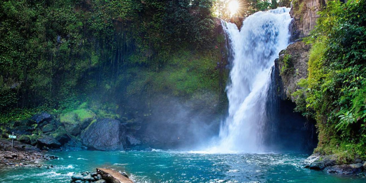 Mengagumi Air Terjun Tegenungan: Keindahan Alam Bali