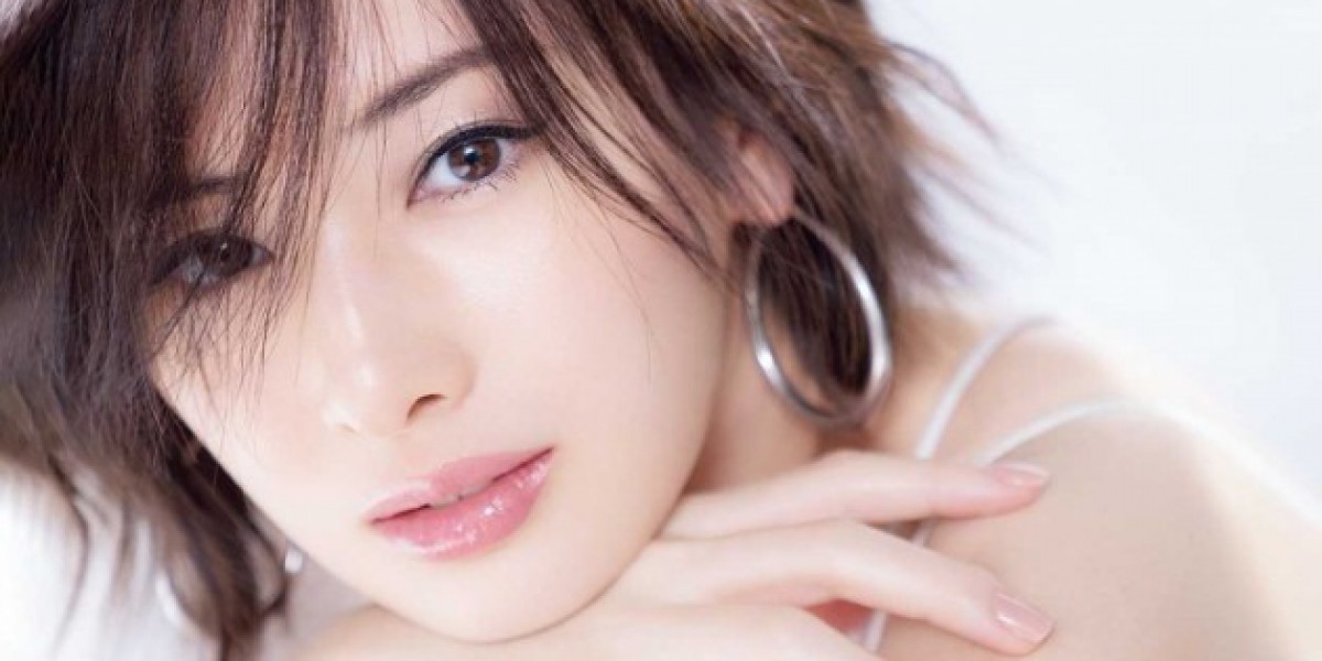 Keiko Kitagawa covers VoCE, her last magazine cover before giving birth