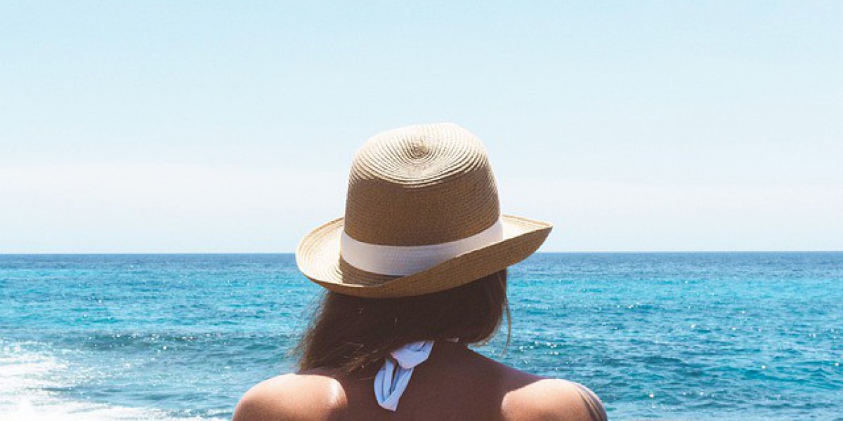 Beach Hats: A Stylish Evolution from History to Modern Trends